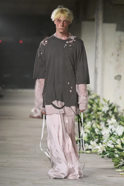 Look 27